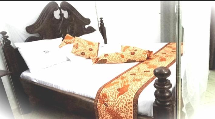 Riverside Resort Hotel Kabale Екстер'єр фото