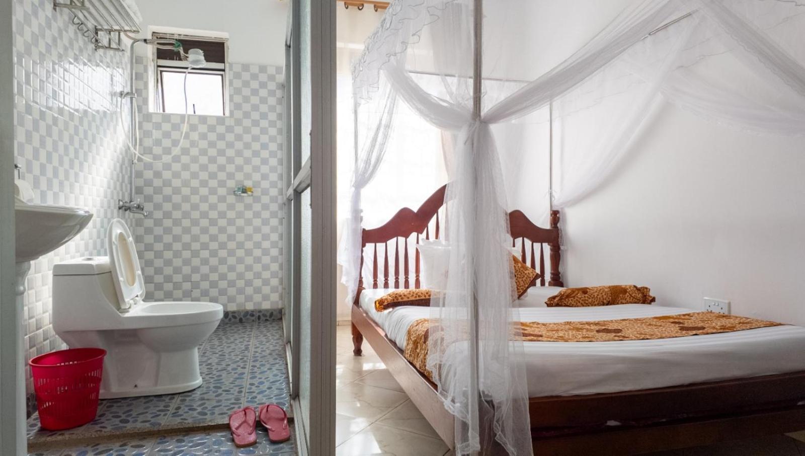 Riverside Resort Hotel Kabale Екстер'єр фото