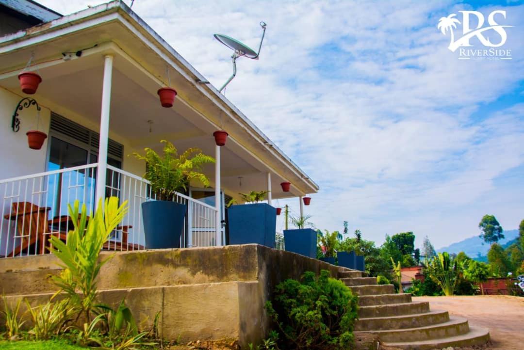 Riverside Resort Hotel Kabale Екстер'єр фото